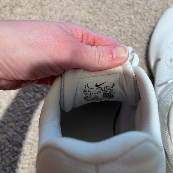 Women’s Nike Tennis shoes - Picture 6 of 6